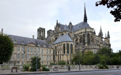 Reims avec la trottinette électrique à 3 roues Happy Scoot